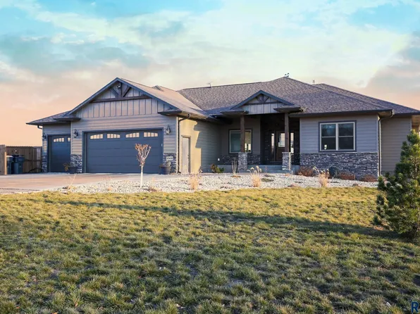 47609 Krin Pl, Harrisburg, SD 57032