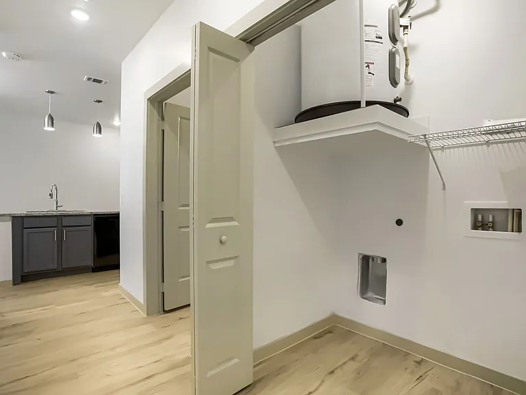 laundry room with washer/dryer hook ups