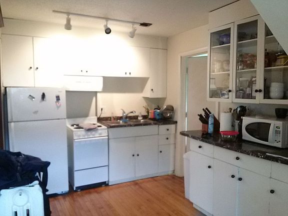3rd image of 3525 Lyndale Ave S #2