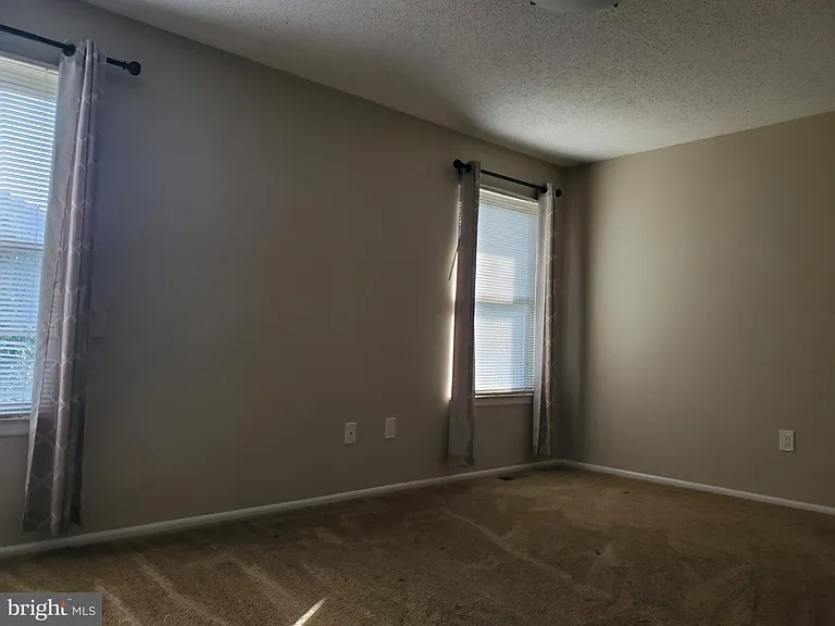 2205 Elberta Ln — Photo 11