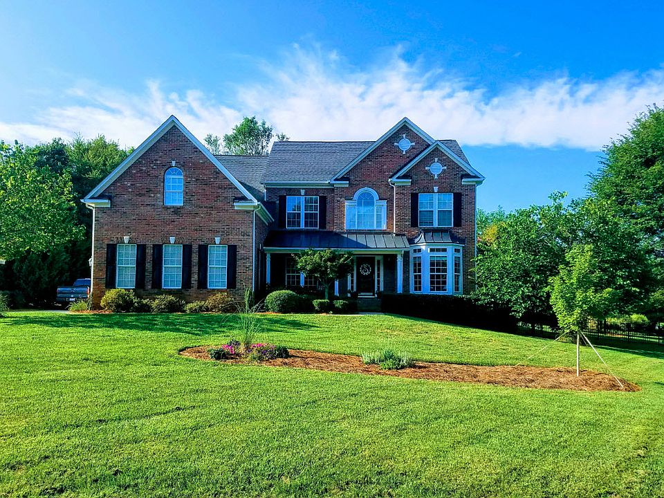 1st image of 260 Corona Cir
