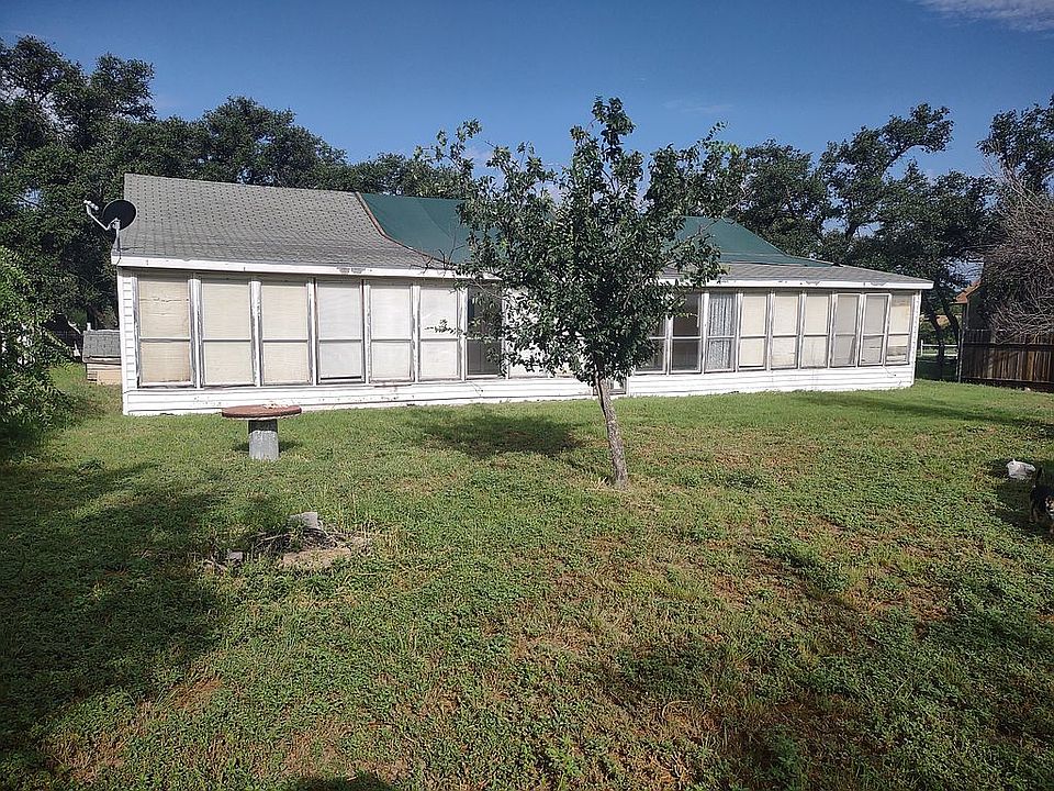 2nd image of 1109 S Concho Ave