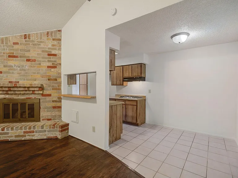 12718 Panay Dr — Photo 8