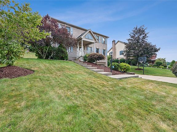 2nd image of 310 Thornwood Dr