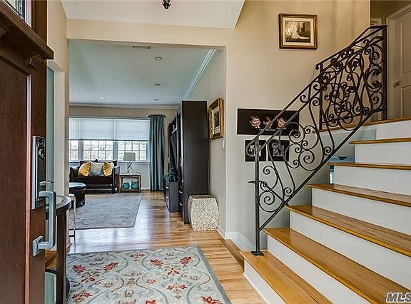 2nd image of 236 Bayview Ave