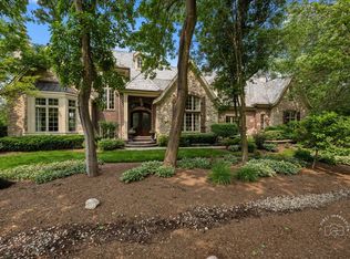 1088 Dunstan Rd, Geneva, IL 60134