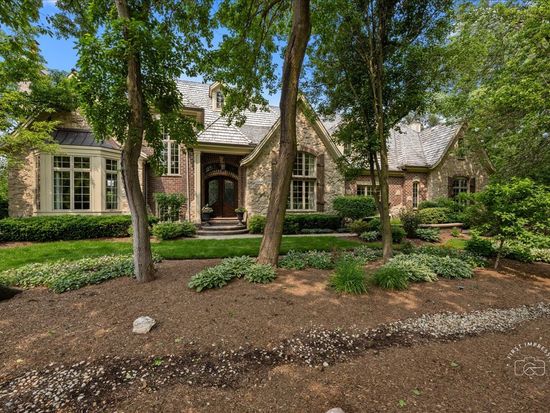 1088 Dunstan Rd, Geneva, IL 60134