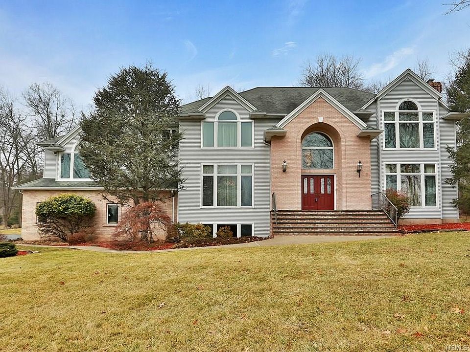 2nd image of 3 Briarwood Ln