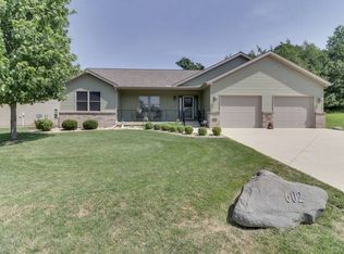 602 E Vorey St, Heyworth, IL 61745