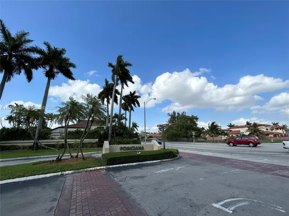 8910 SW 4th Ln, Miami, FL 33174