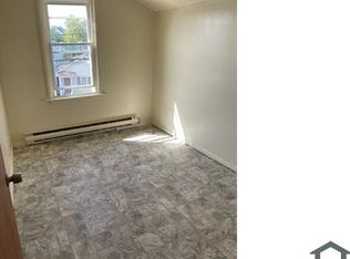 1422 Lodi St APT 3, Syracuse, NY 13208