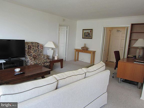 3rd image of 4515 Willard Ave APT 2215S