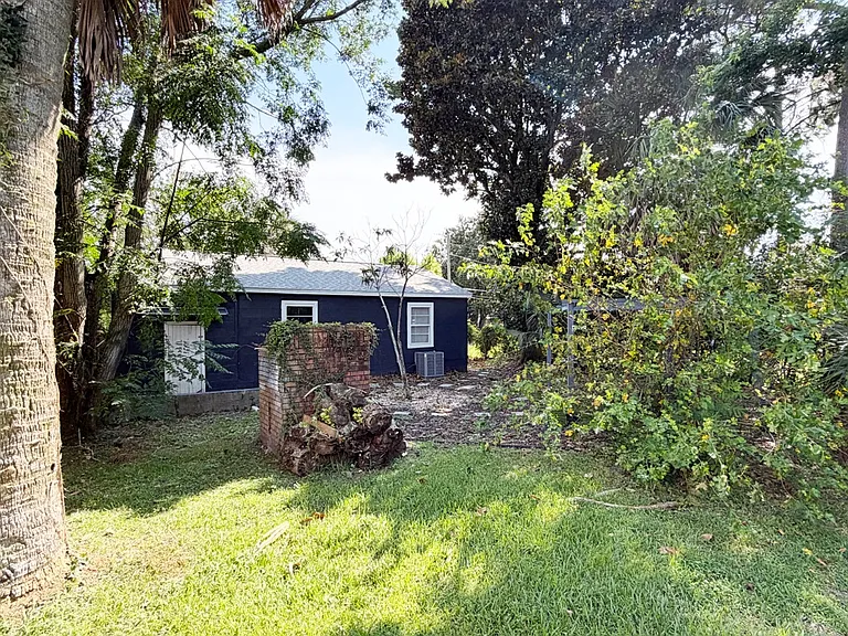 1814 W La Rua St — Photo 16
