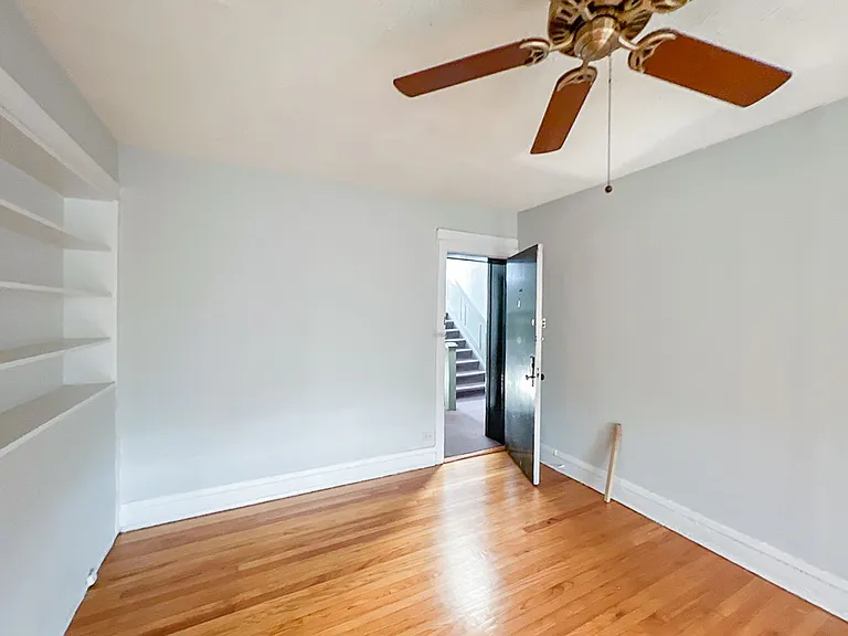 512-20 W. Cornelia — Photo 22