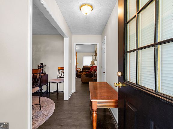3rd image of 55 Manor Cir