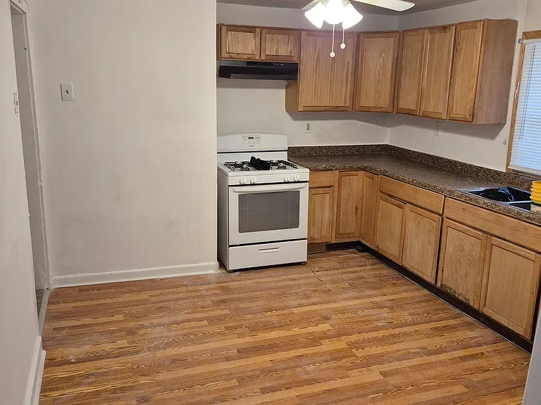2162 Edmund Ave — Photo 4