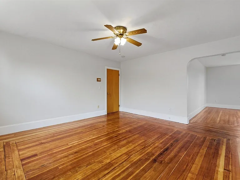 84 Margin St #2 — Photo 18