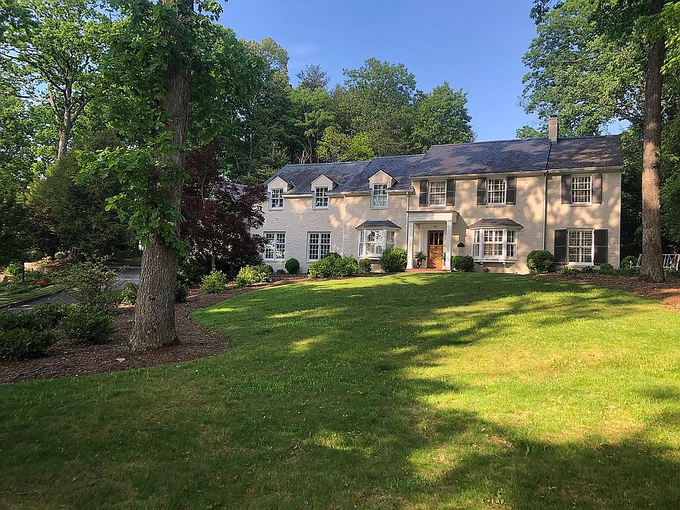 1st image of 527 Cassell Ln SW