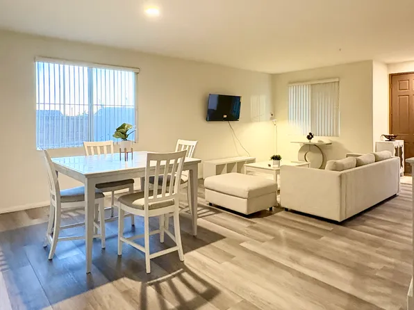 5925 Forest Oaks Pl, Fontana, CA 92336