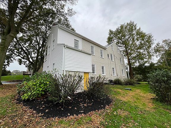 4th image of 360 N Duke St