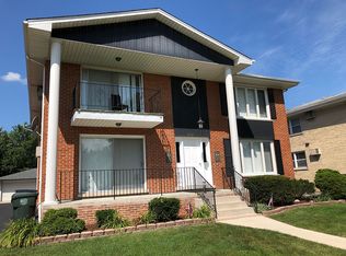 4520 Elm Ave APT 2, Brookfield, IL 60513