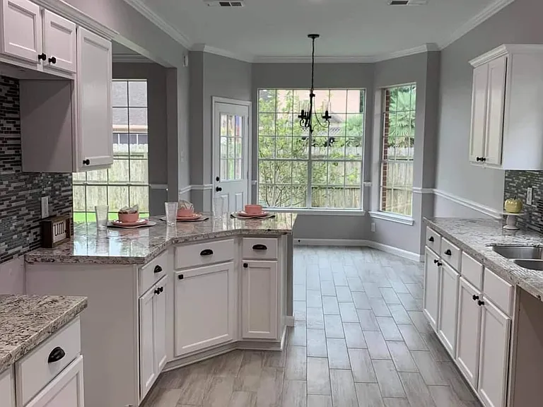 1914 Wynridge Dr — Photo 3