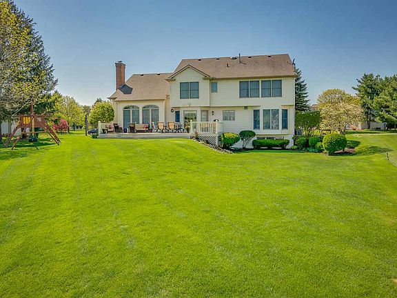 3rd image of 51642 Wexford Dr