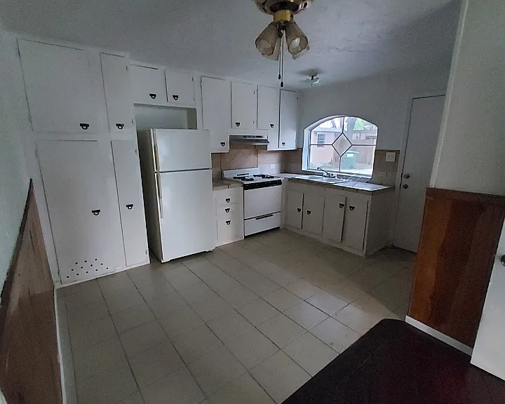 627 State Ave #A — Photo 32