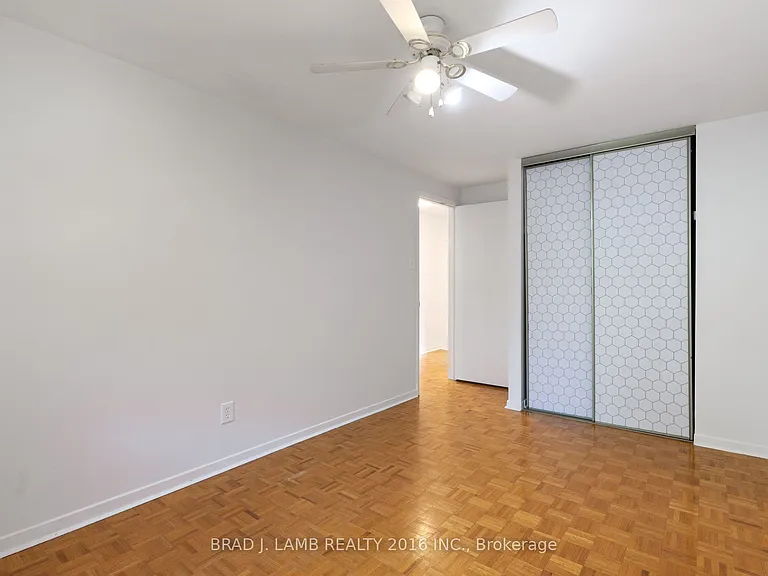 405 Hyacinthe Blvd #Townhouse 12 — Photo 18