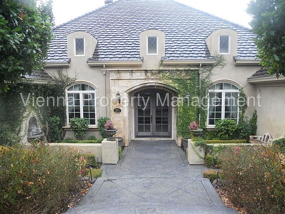 2nd image of 3710 Lindbrook Dr