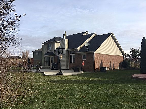 2nd image of 55145 Huckleberry Dr