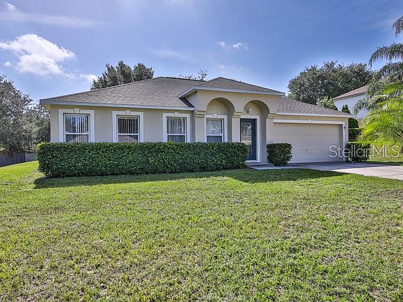 2nd image of 1119 Chateau Cir
