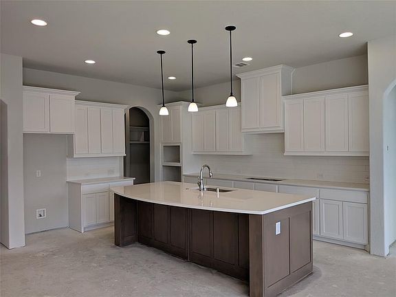 5th image of 4911 Lockwood Dr