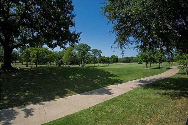2nd image of 708 Water Oak Dr