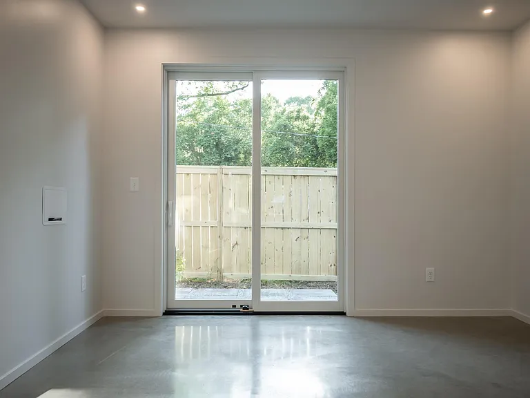 297 Morton Ave #BACK HOUSE — Photo 7