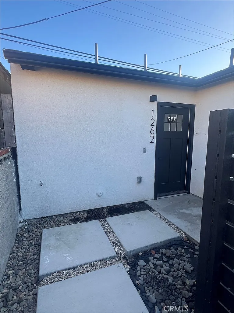 2 bed, 732 sqft, $2,595 — Photo 2