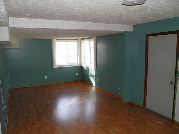 4th image of 118 2nd Ave S