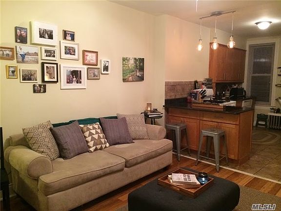 3rd image of 5217 Skillman Ave