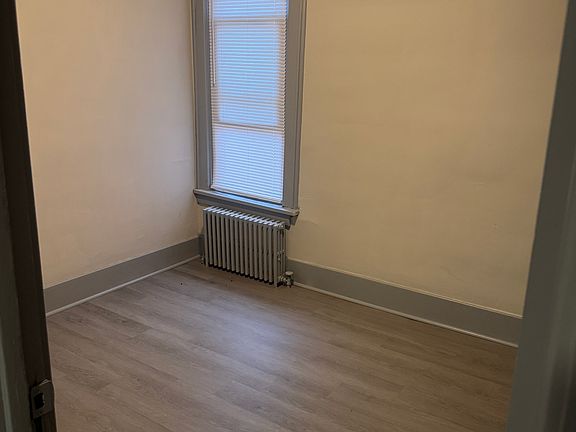 5th image of 910 Oliver St APT 2
