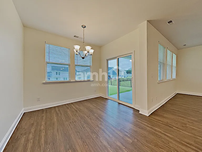 112 Samara Ln — Photo 6