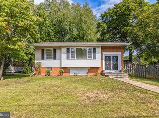 7502 Mahoney Dr, Lorton, VA 22079