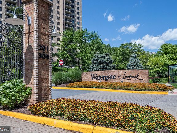 2nd image of 203 Yoakum Pkwy APT 1024
