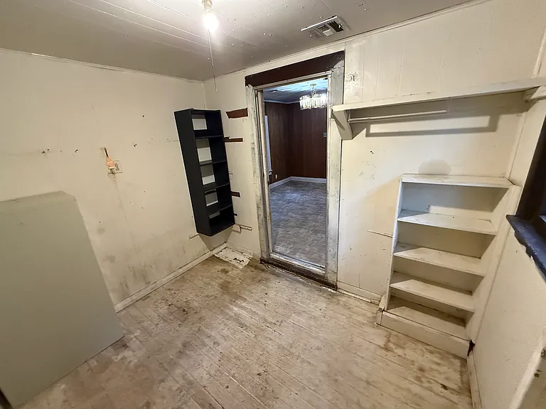 208 Harris St — Photo 2