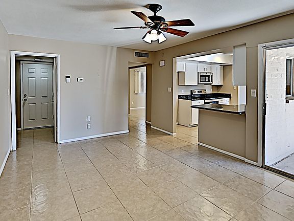 4th image of 2327 E Geneva Dr