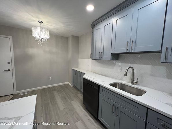 232 Longwood Dr #23-2