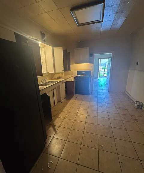 431 E Caldwell St — Photo 5