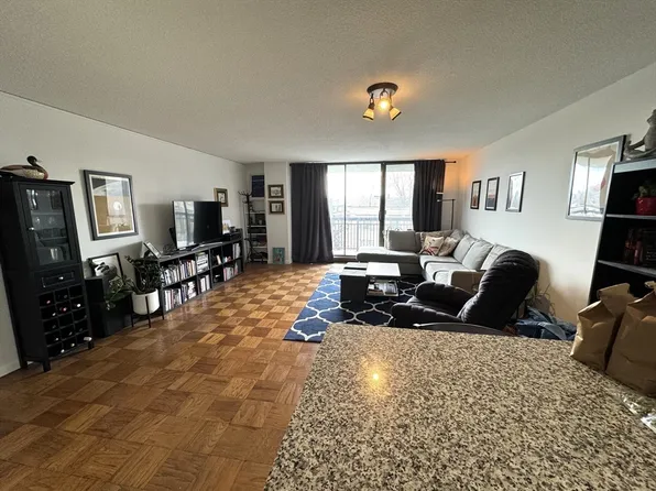 60 Longwood Ave APT 409, Brookline, MA 02446