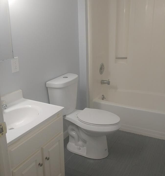 2nd image of 72 Dallas Ave APT 08