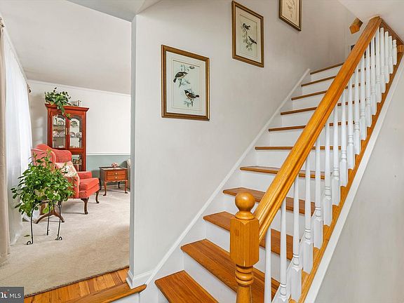 4th image of 12 Michele Ct