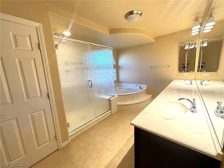 6435 Grande River Ct — Photo 46